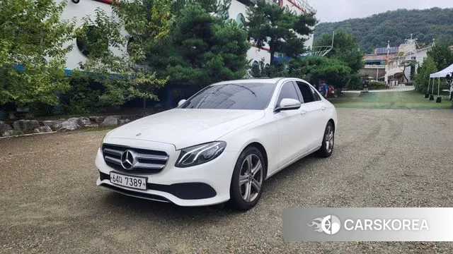 Mercedes-Benz E-Class W213 2018 Белый из Кореи