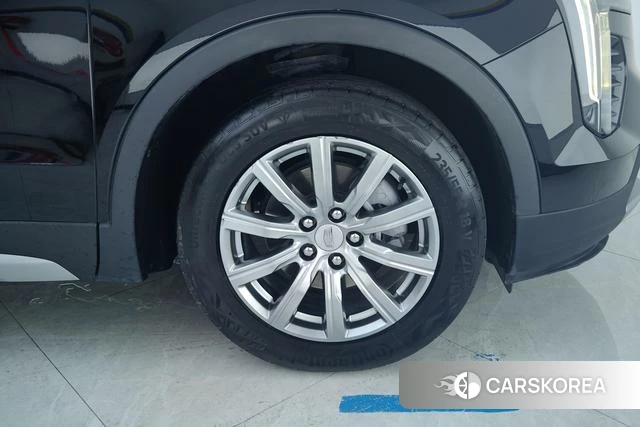 Cadillac XT4 2022 Черный из Китая