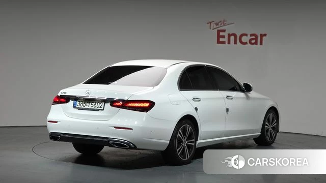 Mercedes-Benz E-Class W213 2020 Белый из Кореи