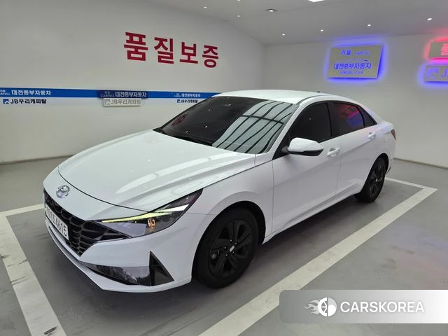 Hyundai Avante Hybrid (CN7) 2023 Белый из Кореи