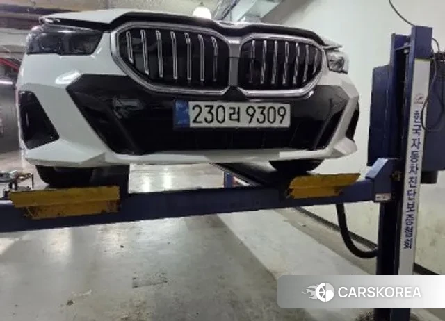 BMW 5 Series (G60) 2025 Белый из Кореи