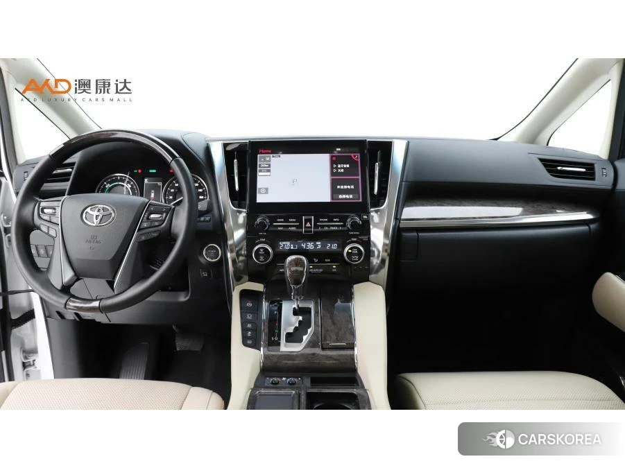 Toyota Elfa 2021 Белый из Китая