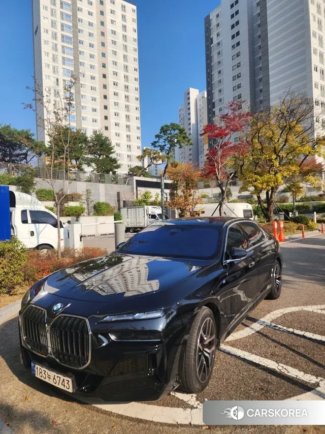 BMW 7 Series (G70) 2023 Черный из Кореи