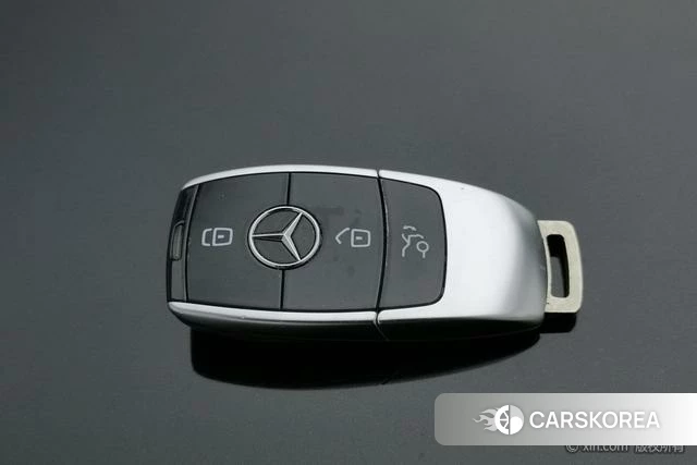 Mercedes-Benz E-class 2021 Черный из Китая