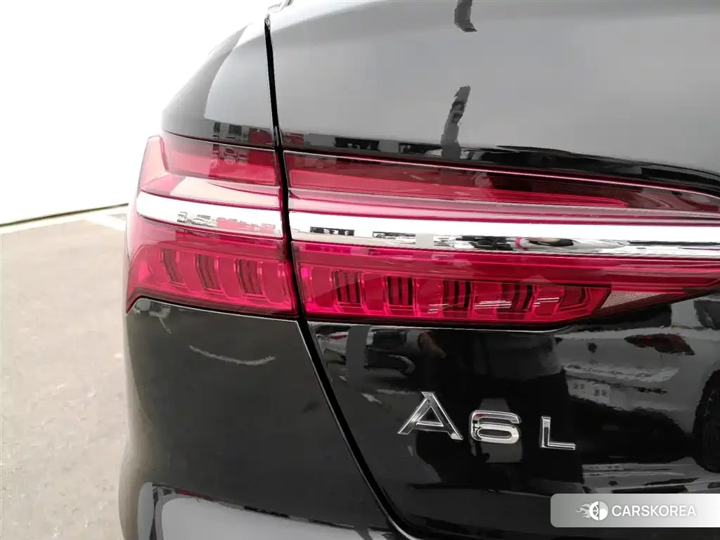 Audi A6L 2023 Черный из Китая