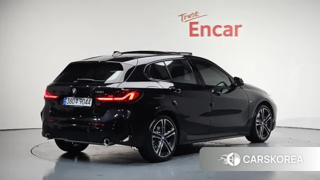 BMW 1 Series (F70) 2024 Черный из Кореи