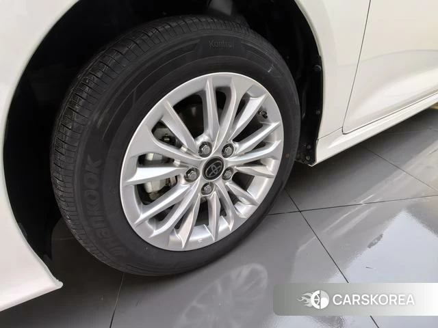 Toyota Asian lion 2023 Белый из Китая
