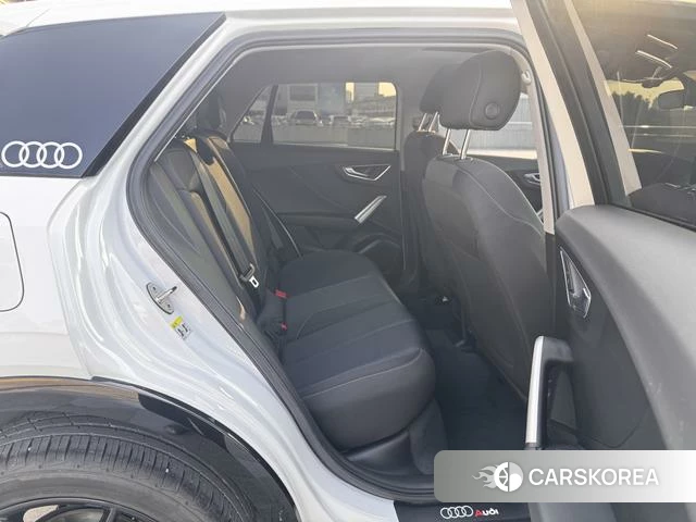 Audi Q2L 2021 Белый из Китая