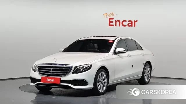 Mercedes-Benz E-Class W213 2018 Белый из Кореи