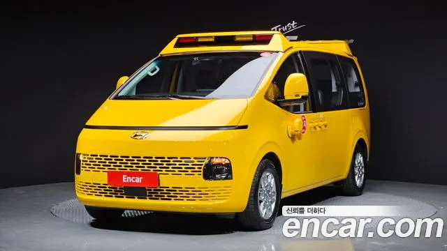 Hyundai Staria 2023 Желтый из Кореи