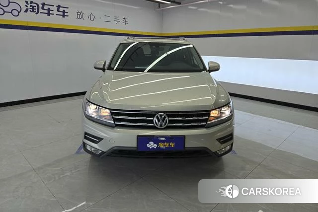 Volkswagen Tiguan L 2018 Темно-серый из Китая