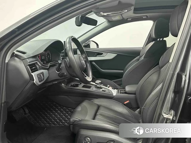 Audi A4L 2021 Темно-серый из Китая