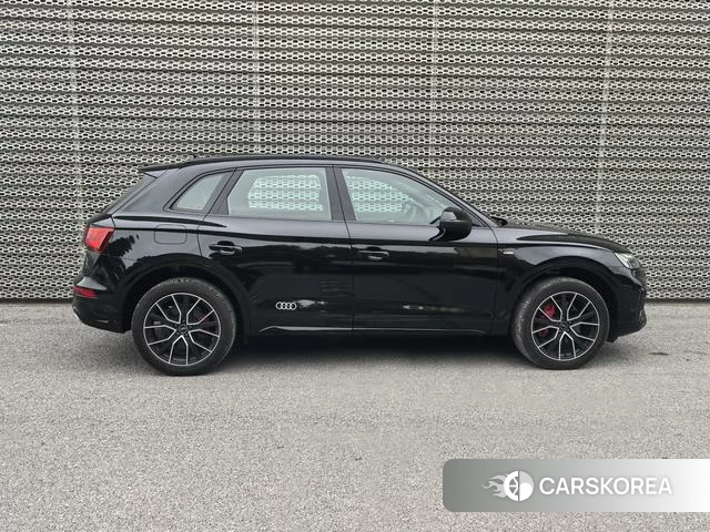 Audi Q5L 2025 Черный из Китая