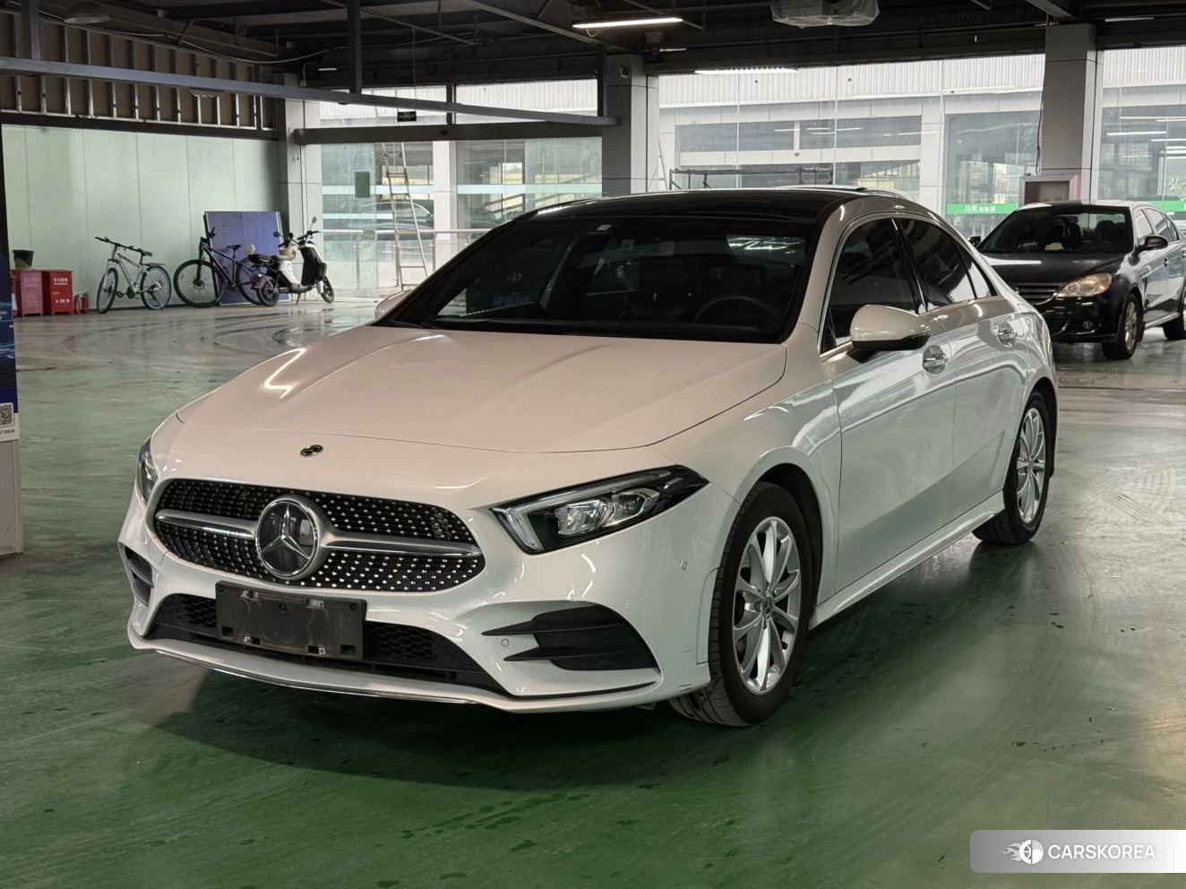 Mercedes-Benz Class A 2021 Белый из Китая