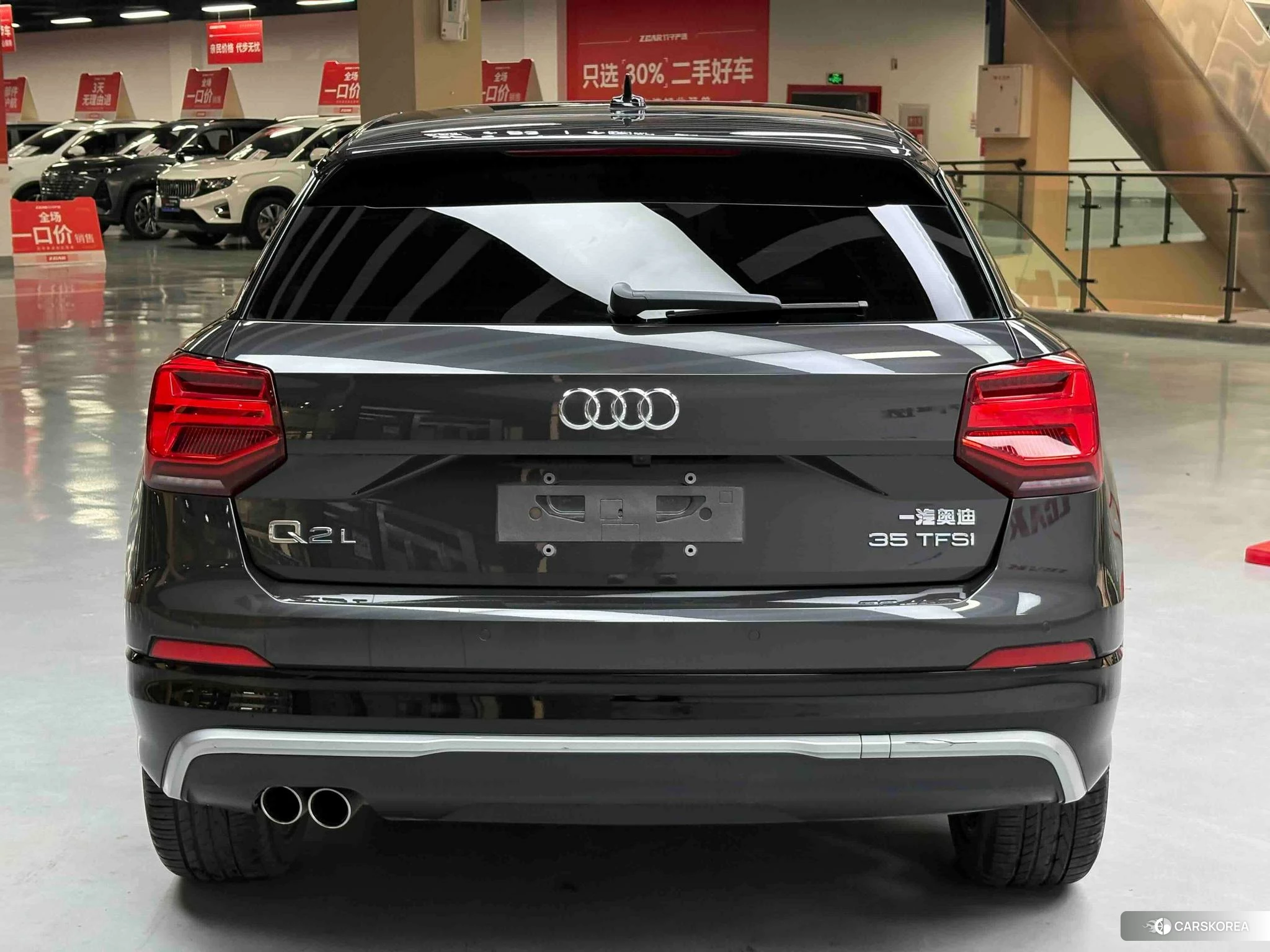 Audi Q2L 2020 Черный из Китая