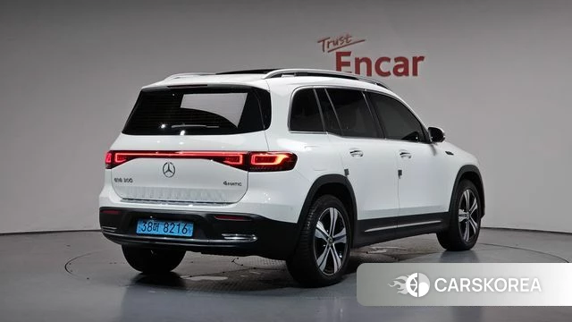 Mercedes-Benz EQB X243 2022 Белый из Кореи