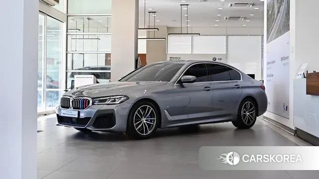 BMW 5 Series (G30) 2022 Серый из Кореи