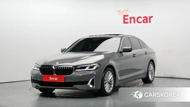 BMW 5 Series (G30) 2021 Серебристо-серый из Кореи