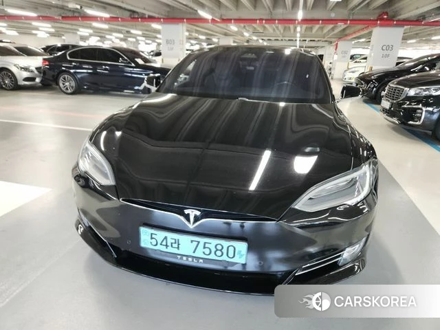 Tesla Model S 2019 Черный из Кореи