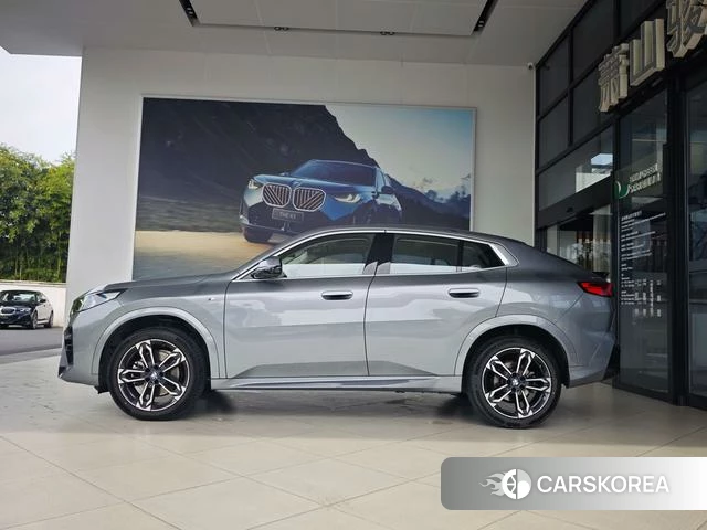 BMW X2 (import) 2024 Серебристо-серый из Китая