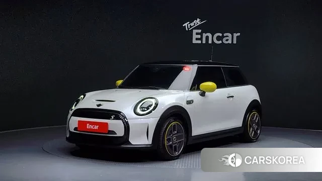 Mini Cooper Electric 2023 Белый из Кореи