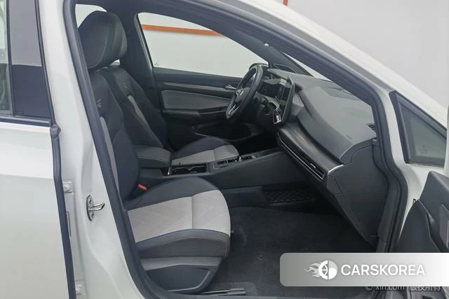 Volkswagen Golf 2025 Белый из Китая