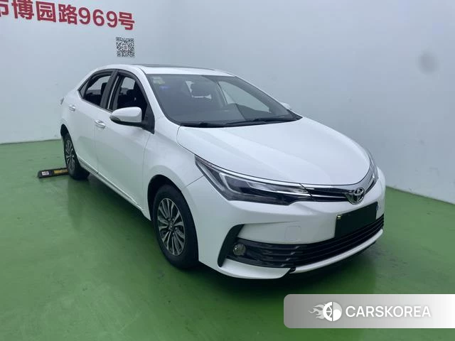 Toyota Corolla 2018 Белый из Китая