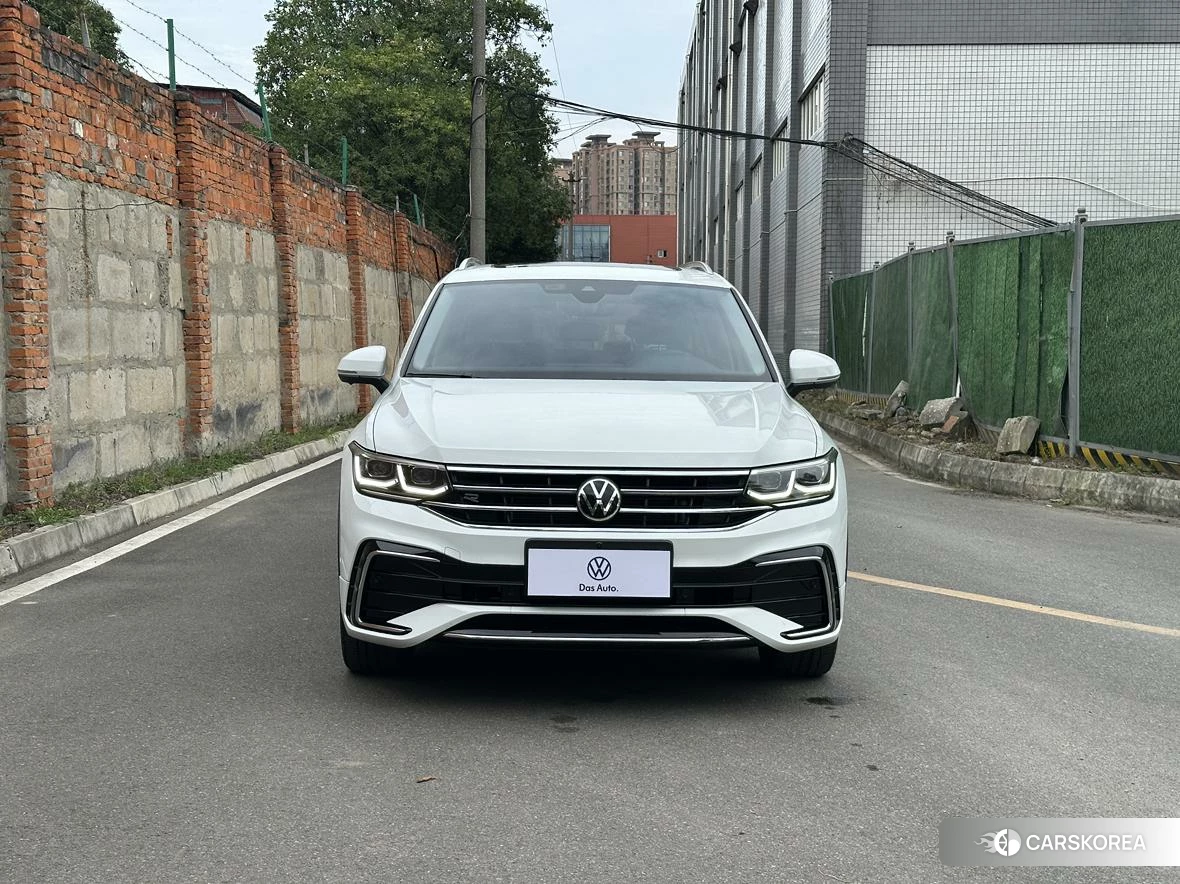 Volkswagen Tiguan L 2023 Белый из Китая