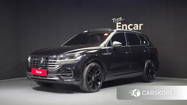 Volkswagen Touareg 3rd generation 2021 Черный из Кореи
