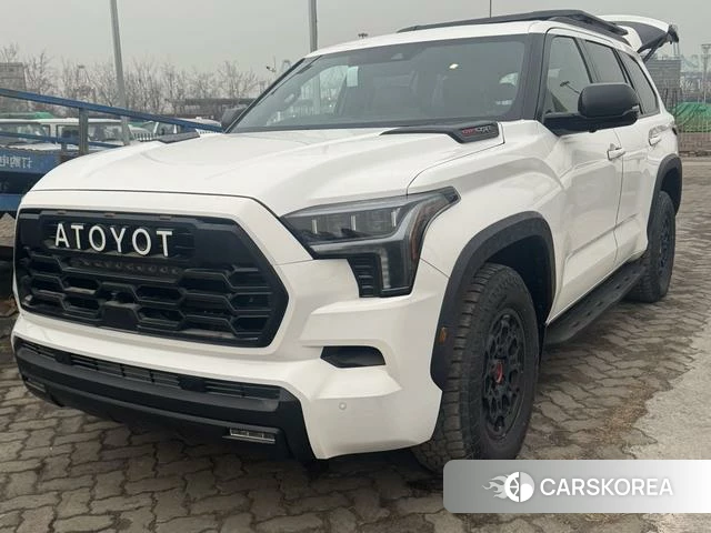 Toyota Sequoia 2025 Белый из Китая