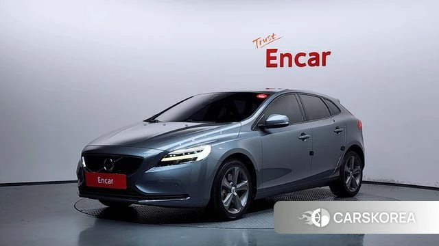 Volvo V40 2018 Серый из Кореи