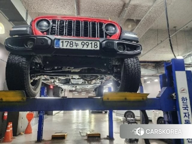 Jeep Wrangler (JL) 2019 Красный из Кореи