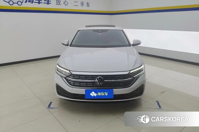Volkswagen Sagitar 2023 Белый из Китая