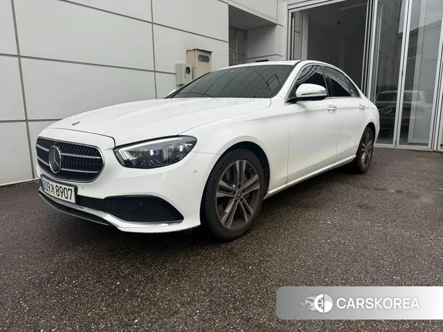 Mercedes-Benz E-Class W213 2022 Белый из Кореи