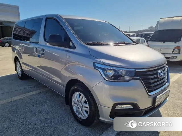 Hyundai The New Grand Starex 2020 Серебристо-серый из Кореи