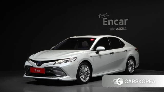 Toyota Camry (XV70) 2019 Белый из Кореи