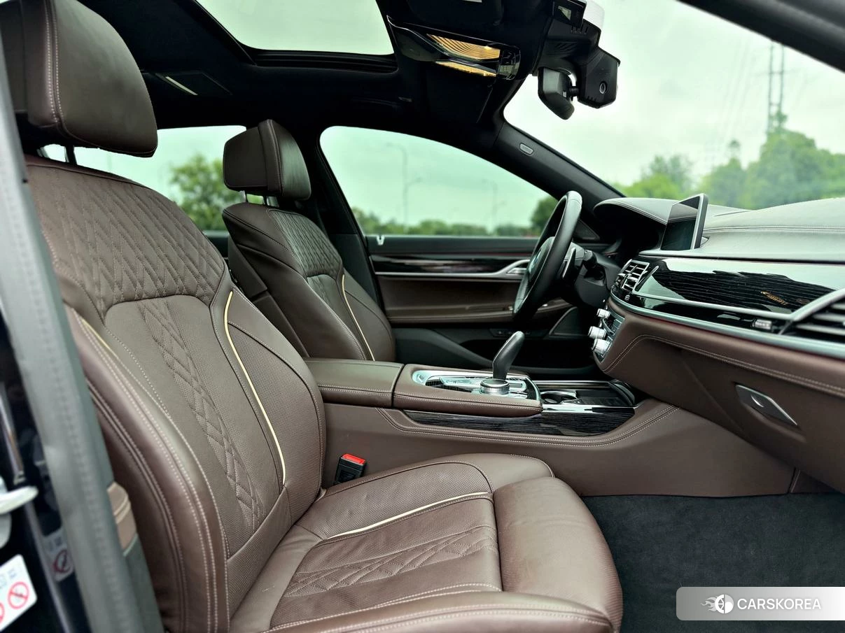 BMW 7 series 2021 Черный из Китая