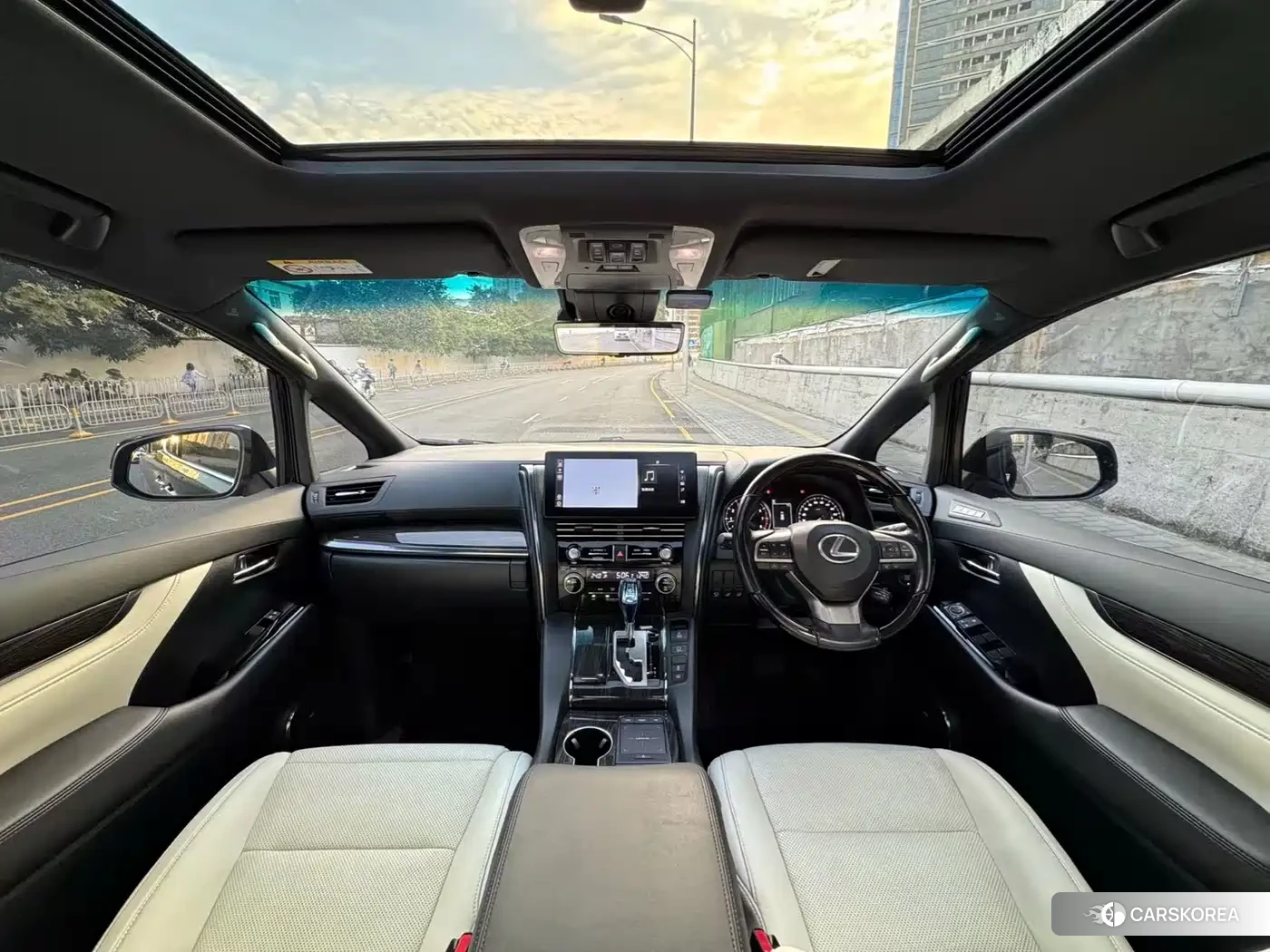Lexus LM 2021 Черный из Китая
