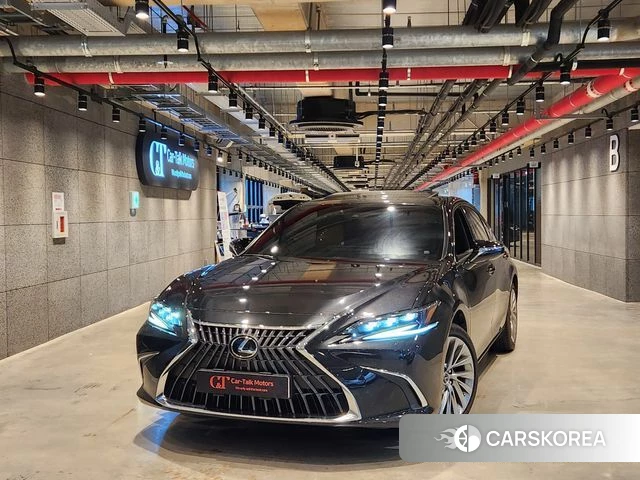 Lexus ES300h 7th generation 2023 Черный из Кореи