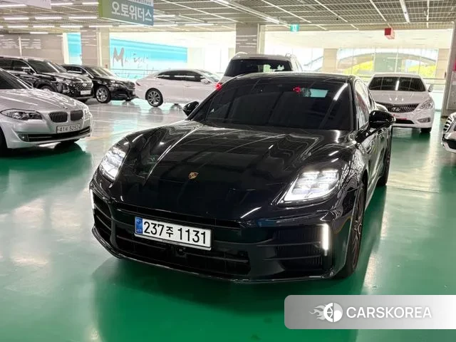 Porsche Panamera (972) 2024 Черный из Кореи