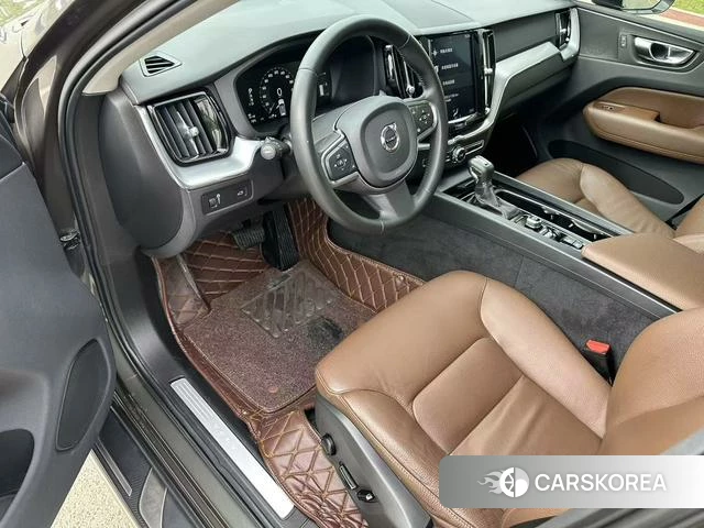Volvo XC60 2018 Темно-серый из Китая