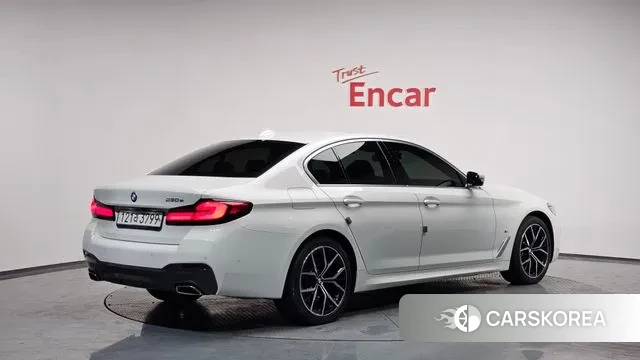 BMW 5 Series (G30) 2021 Белый из Кореи