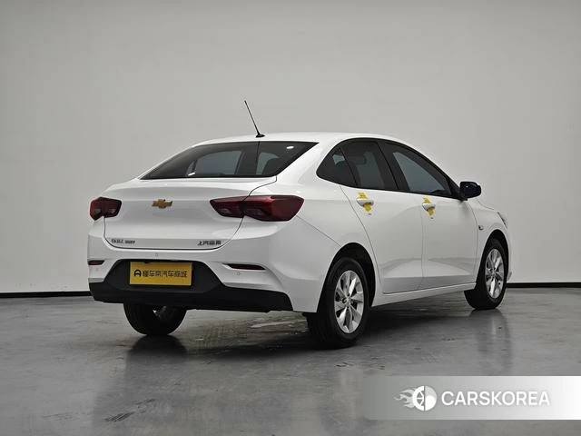 Chevrolet Kovoz 2022 Белый из Китая