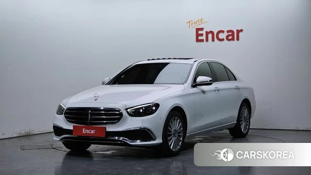 Mercedes-Benz E-Class W213 2023 Белый из Кореи