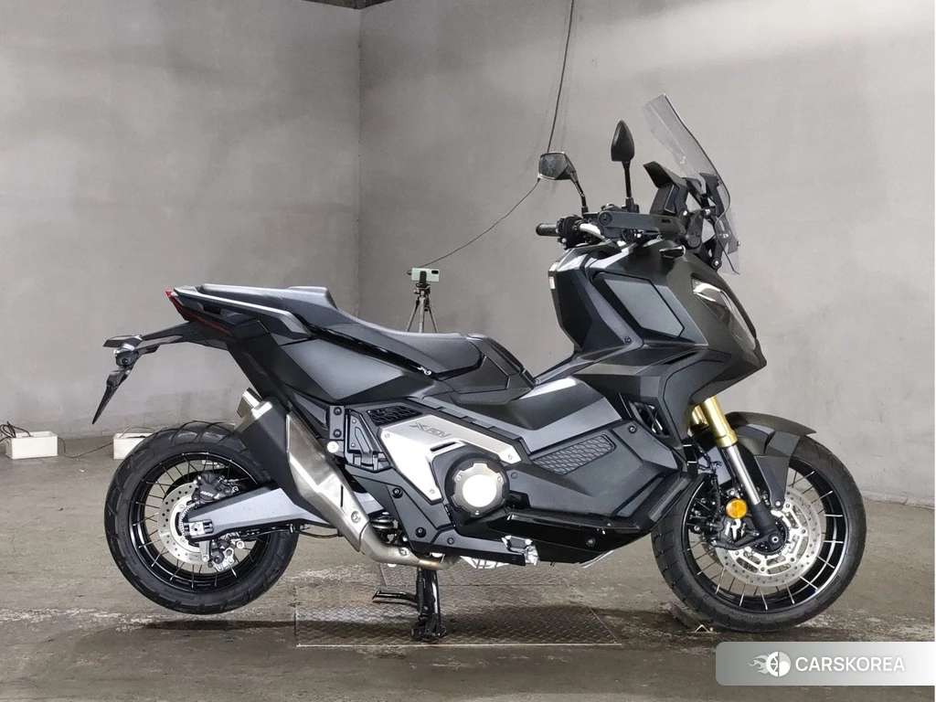 Проданный Honda X-ADV 750 2023 из Японии