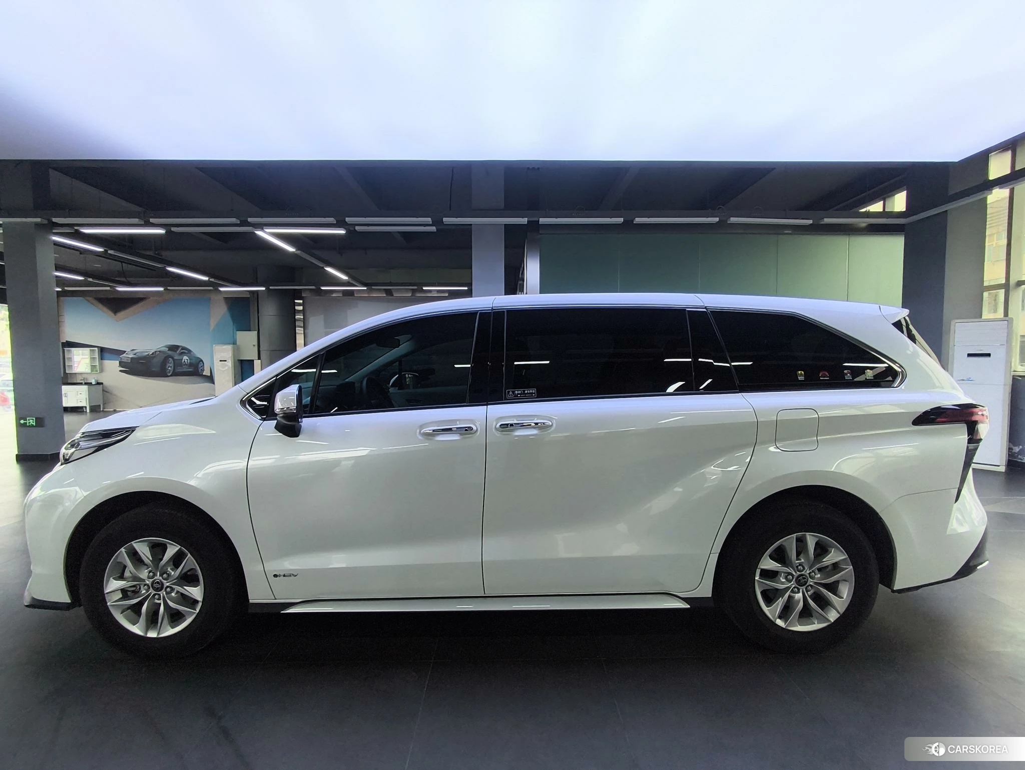 Toyota Grevia 2024 Белый из Китая