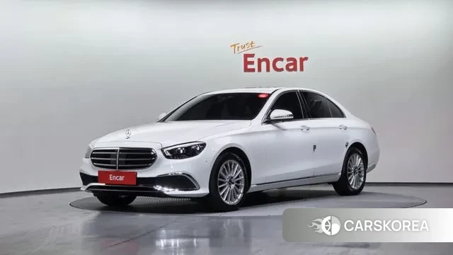 Mercedes-Benz E-Class W213 2023 Белый из Кореи