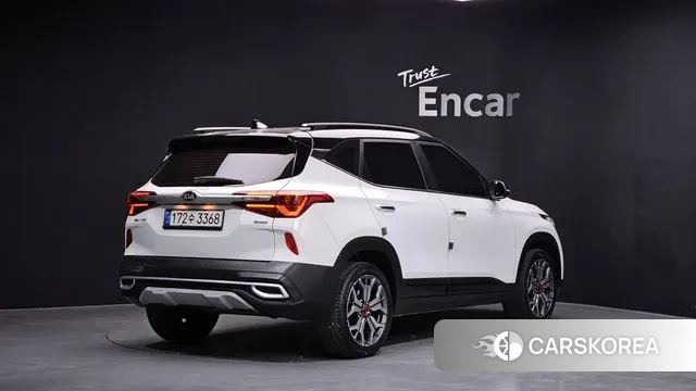 Kia Seltos 2021 Белый из Кореи