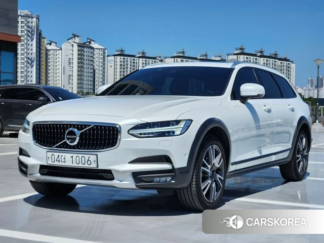 Volvo V90 Cross-Country 2019 Белый из Кореи