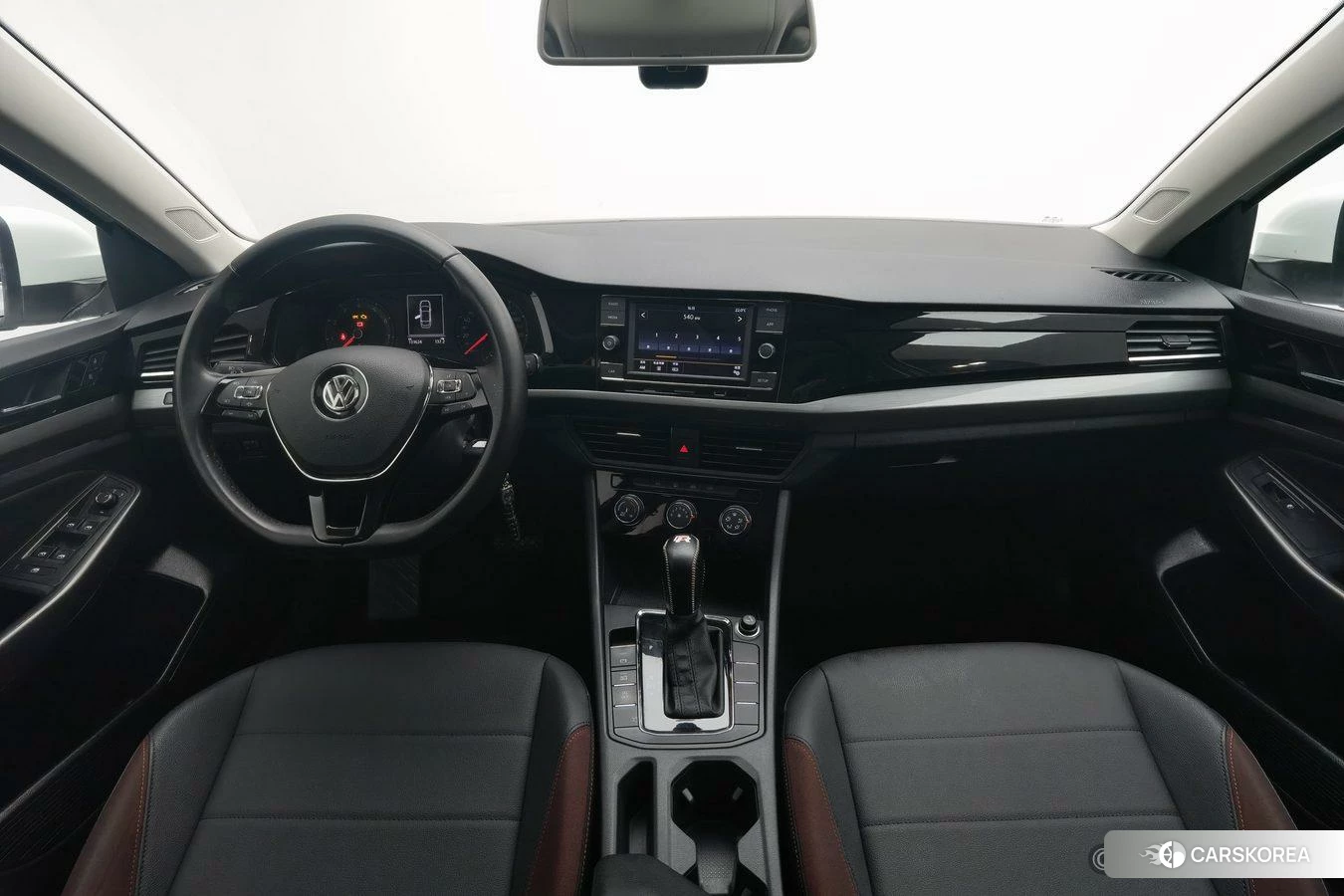 Volkswagen Bora 2019 Белый из Китая
